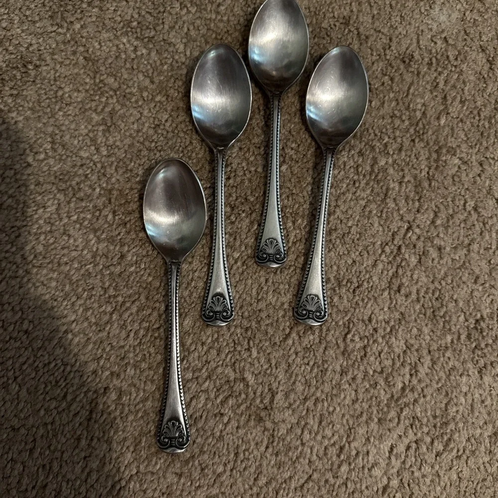 Vintage Supreme Cutlery Abbey Shell Teaspoons 4